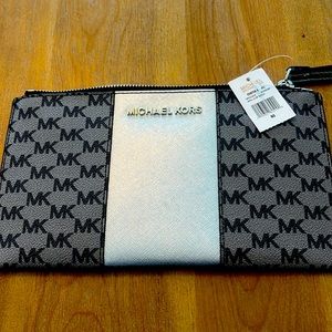 Michael Kors hand bag